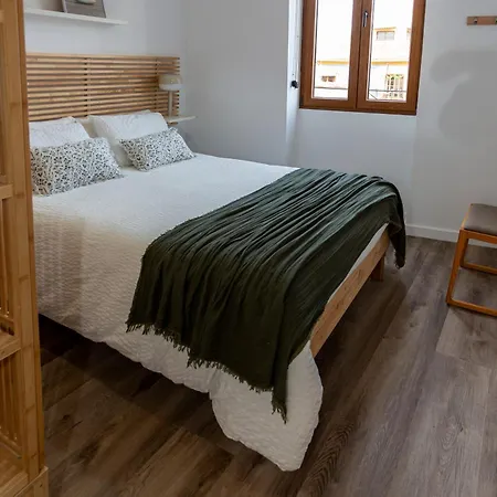 Valencia centro, moderno con balcón y ascensor Apartamento *
